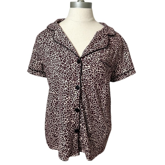 2/$30 Tart Intimates Giraffe Print Short Sleeve Button Down Pajama Sleep Top M - Picture 1 of 9